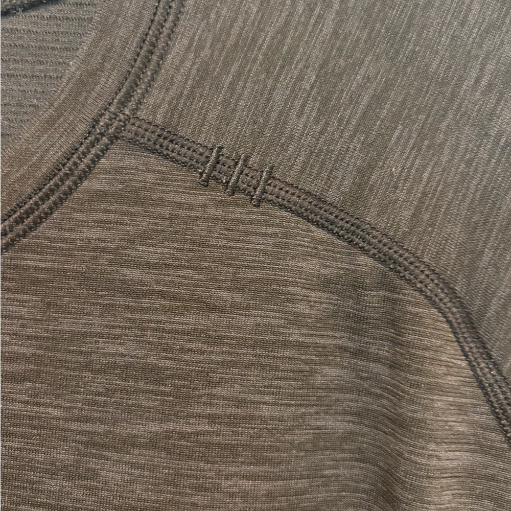 lululemon athletica Charcoal Long Sleeve Tee - Picture 3 of 5